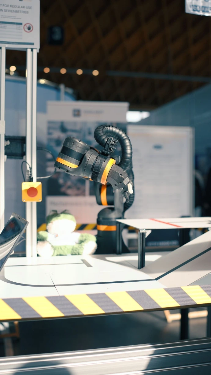 Photo: Rightvision Studios GbR A test track for a robot